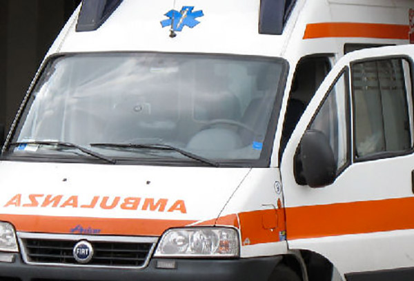 Uomo muore davanti al Sert a Crotone, forse dopo una lite 