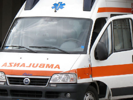 Tenta uccidere sorella e poi si getta dal balcone, suicida anziano vibonese