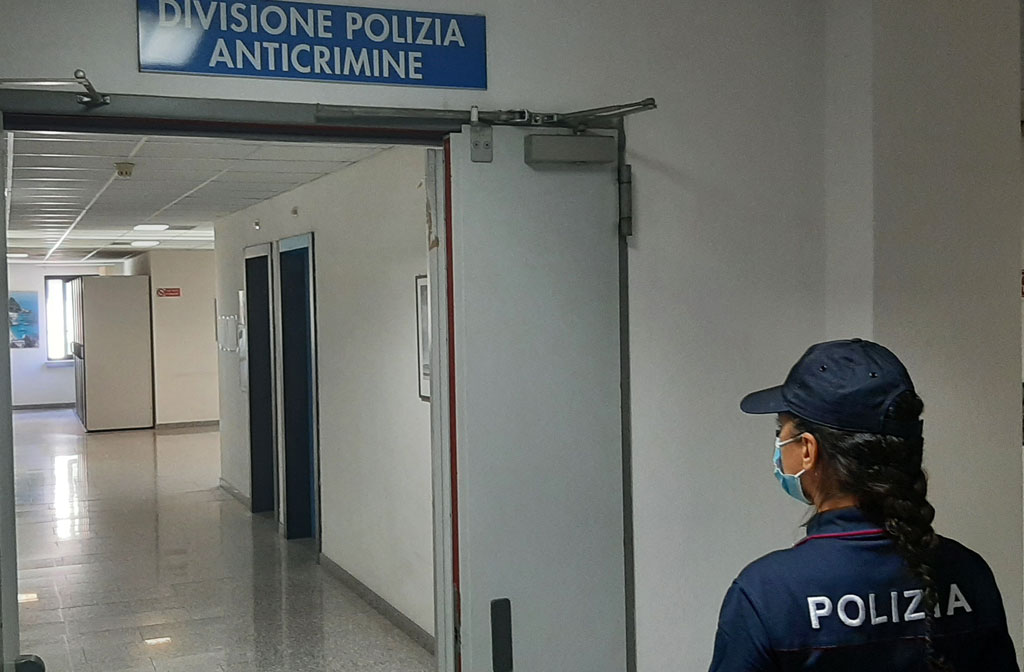 Novello sposo aggredisce la moglie a Reggio, scatta l'ammonimento del Questore