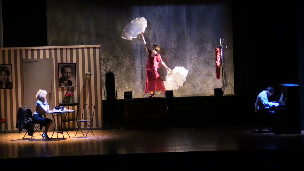 Annalisa-Favetti-Vera-Dragone-Yari-Gugliucci---Scena-intera_ea870.jpg