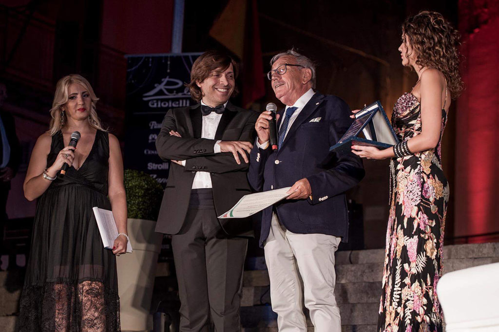 Sfilata a Cerda nel palermitano e cittadinanza onoraria per lo stilista lametino Anton Giulio Grande