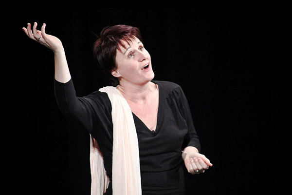 Lamezia, l’attrice Antonella Questa porta in scena “Vecchia sarai tu!” al teatro Grandinetti 