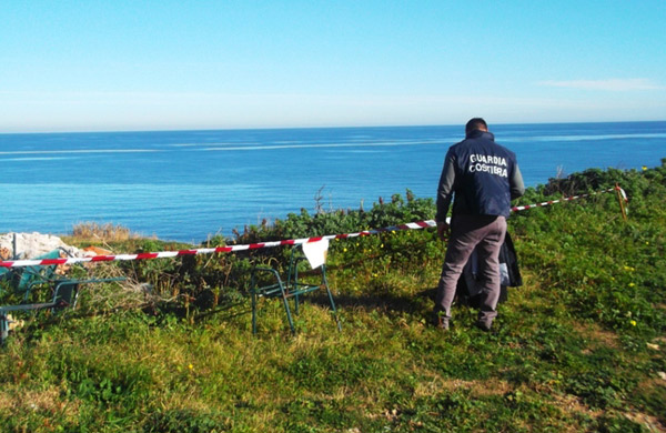 Lastre amianto nella Riserva Marina di capo Rizzuto, sequestrata area