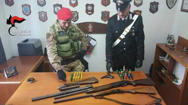 Nascondeva fucile clandestino e pistola, arrestato 66enne nel reggino