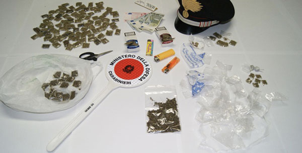 Calabria: Tre arresti a Briatico per detenzione e spaccio marijuana