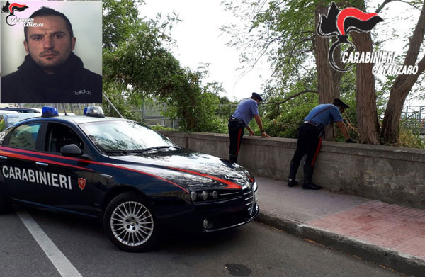 Sorpreso da carabiniere ad appiccare fuoco vicino ospedale Catanzaro, arrestato 33enne 