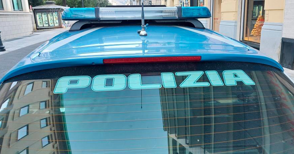 Trovato in auto con pistole, ascia e coltello: un arresto arresto a Reggio Calabria