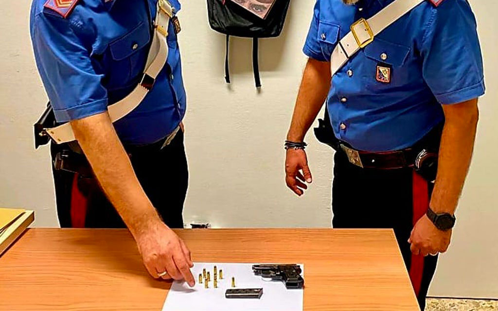 Cerca di uccidere il genero ma l’arma s’inceppa, arrestato 68enne a Cirò Marina 