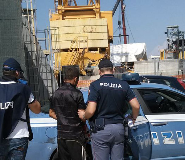 Calabria: Fermato scafista degli immigrati sbarcati a Reggio