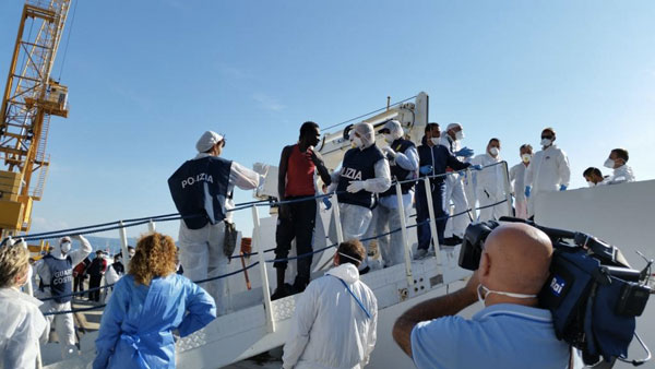 Arresto-scafisti-migranti-vibo.jpg