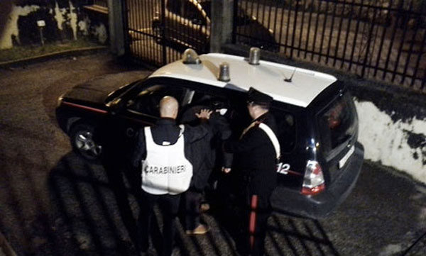 Calabria: Lasciano figlio 5 anni solo in casa per un giorno, arrestati