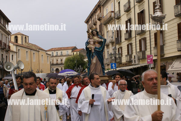 Lamezia: Statua Madonna Dipodi arriva in Cattedrale