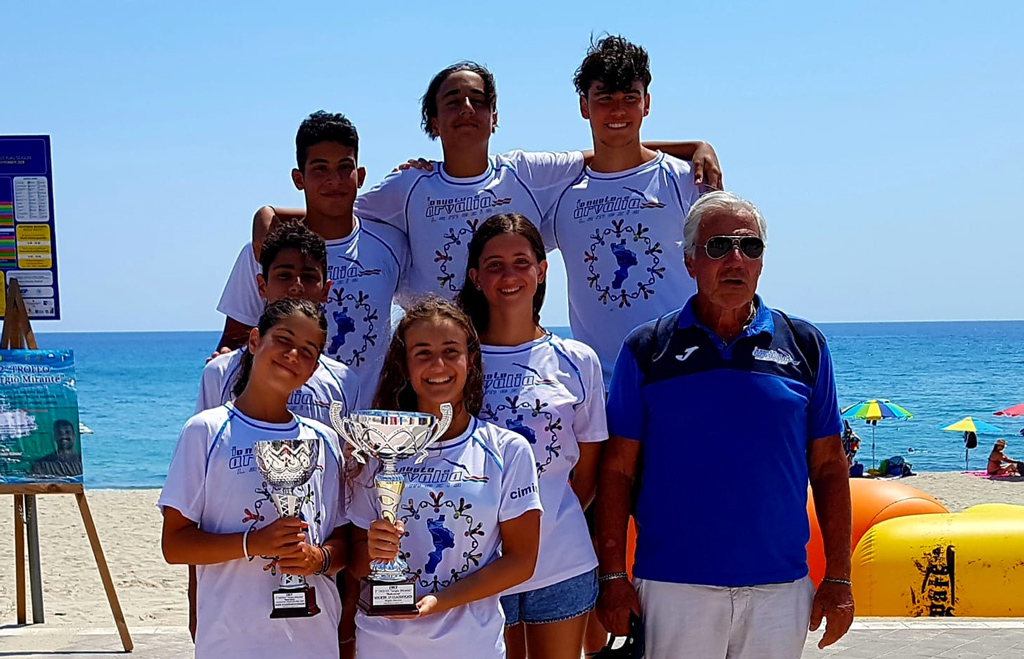 Agonisti Arvalia Nuoto Lamezia a finali Campionati regionali di fondo: tre medaglie d'oro e due d'argento