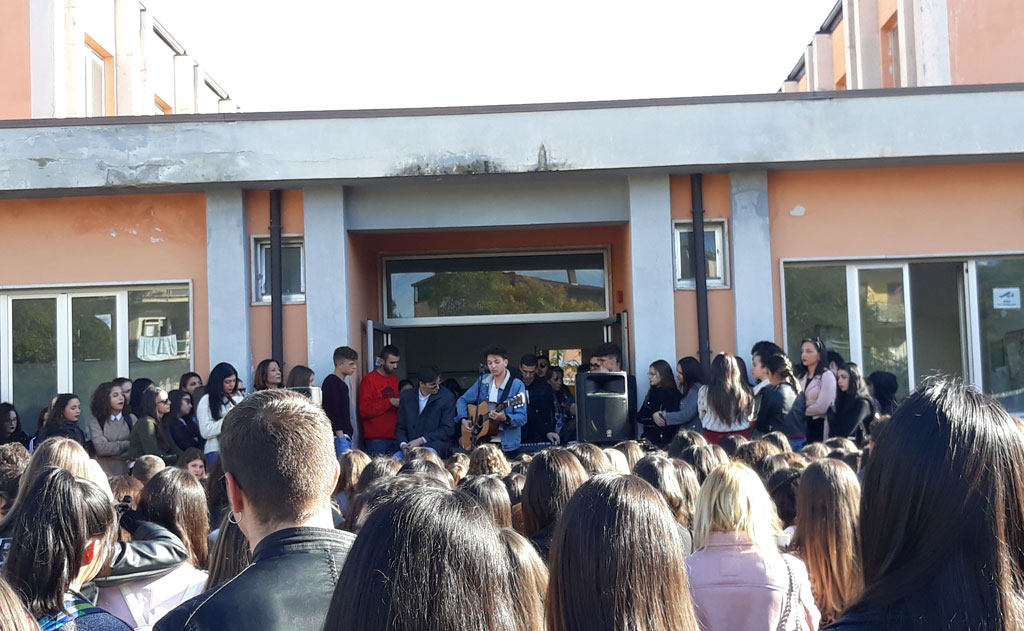 Lamezia, musica e testimonianze all’assemblea d’istituto del Campanella dedicata ad Alessia Muraca