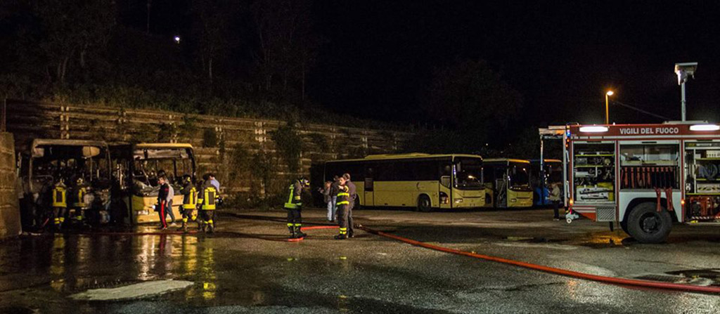 Autobus-incendio-girifalco_2.jpg