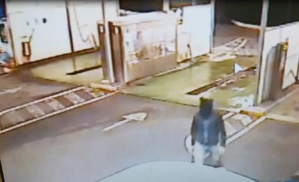 Mascherato da topo tentò rapina in autolavaggio a Paola, fermato 37enne e denunciato complice