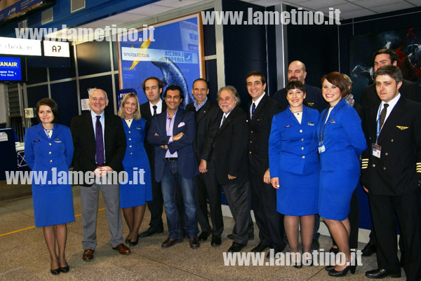 Base-ryaneir-inaugurata-dic-2013.jpg