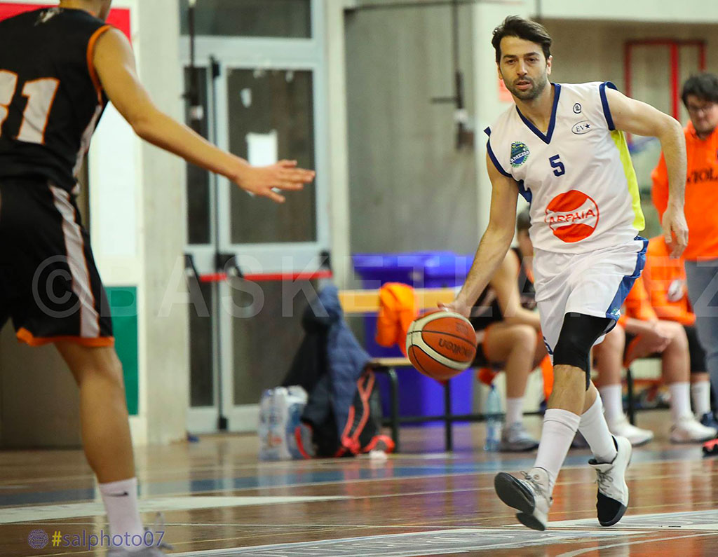 Basket Lamezia batte Villa San Giovanni, nona vittoria consecutiva per i gialloblù