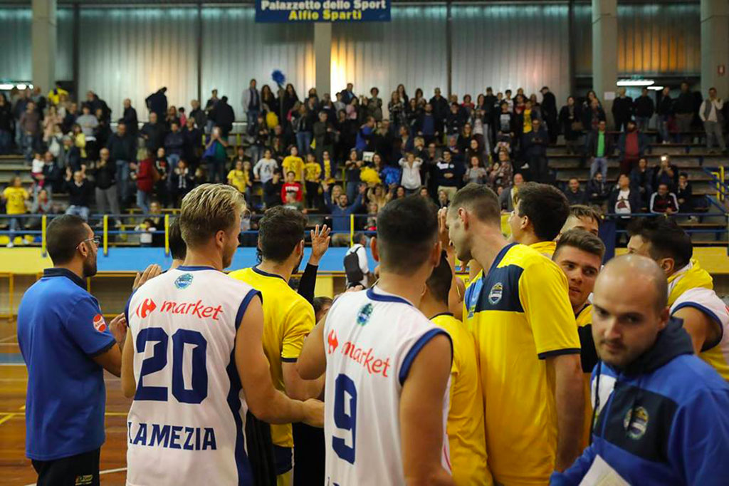 Basket Lamezia vince derby contro Catanzaro e vola in vetta