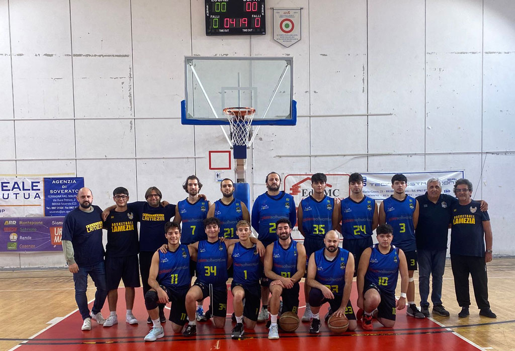 Basketball-Lamezia_Squadra_3f300.jpg