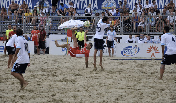 Beach soccer: Serie A, il Lamezia si arrende alle magie del lusitano Jordan
