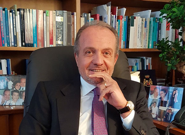 Parlamentari M5s: "Vergognoso bonus di 45mila euro a dg Bevere" 