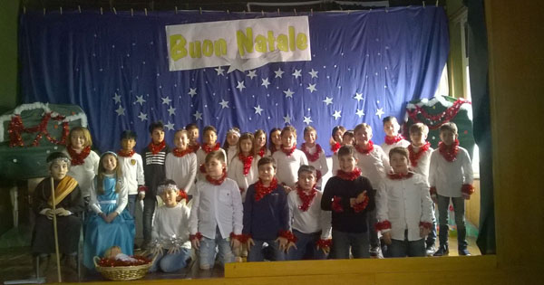 La nascita di Gesù rappresentata dai bambini del Galluppi di Catanzaro