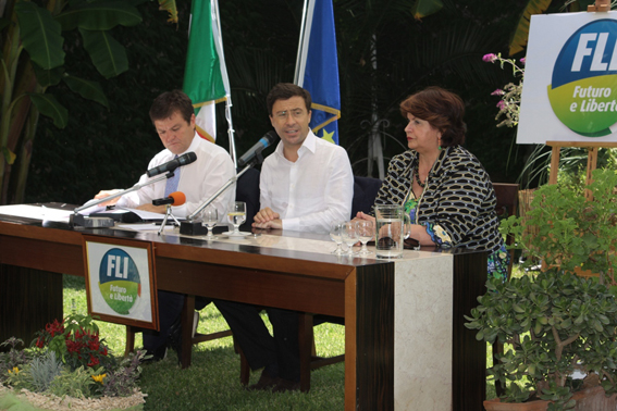 Lamezia, Bocchino nella residenza estiva di Grandinetti avvia dialogo per costituzione Terzo Polo in Calabria