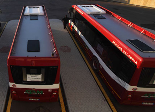 Calabria: assicurazione scaduta, bus fermi a Reggio 