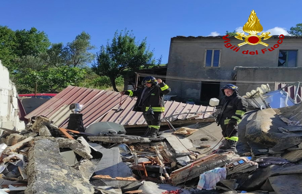 Esplode casolare a Gimigliano, un ferito grave - VIDEO