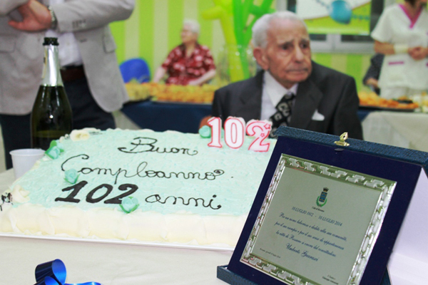 Festeggiamenti per i 102 anni del rossanese Umberto Guarasci