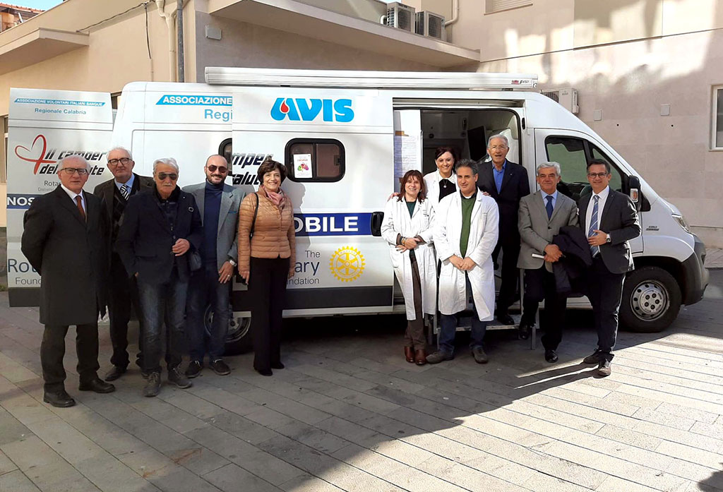 Lamezia, somministrati circa 200 vaccini antinfluenzali con il “Camper della Salute” del Rotary
