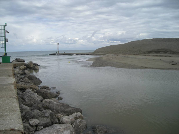 Calabria: Stop navigazione nel Canale di Stombi causa mareggiata