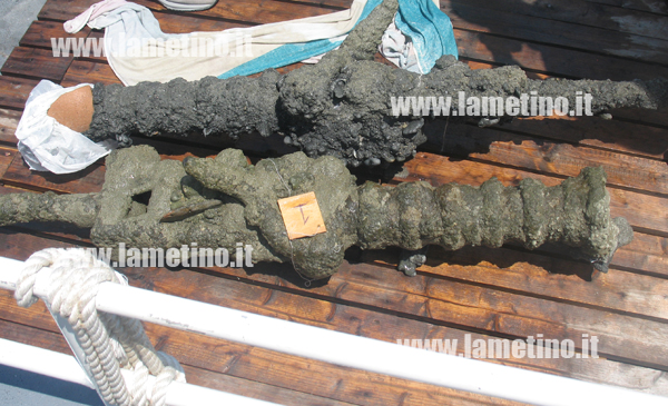 Calabria: Recuperati due cannoni del XV secolo nei fondali del crotonese