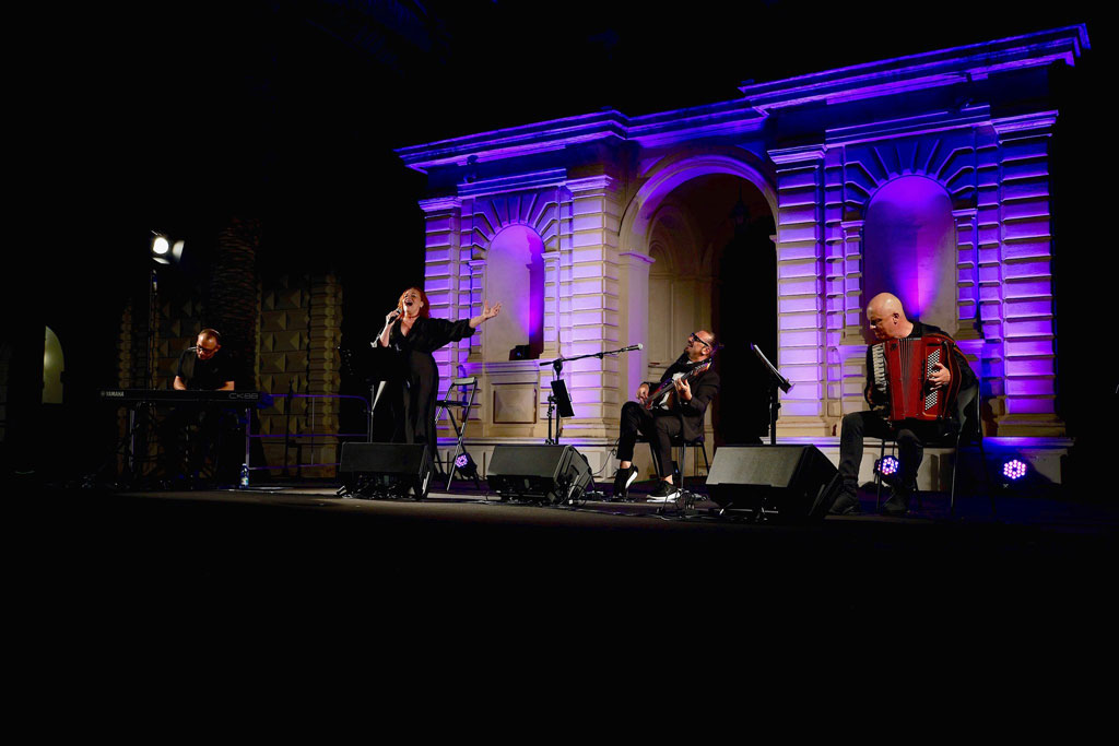 Canzoni-col-Rossetto_Cosenza_Calabria-in-Fabula_ph.-Ivana-Russo_abee1.jpg