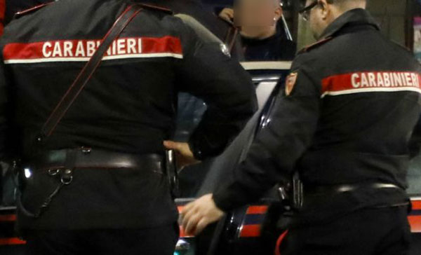 Estorsione e ricettazione, tre arresti dei carabinieri a Catanzaro