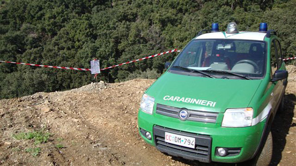 Sequestrata area adibita a discarica rifiuti speciali a Catanzaro 