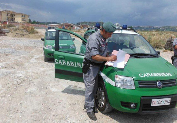 Gestione illecita di rifiuti speciali anche pericolosi, 1 denuncia e sequestrate 2 aree