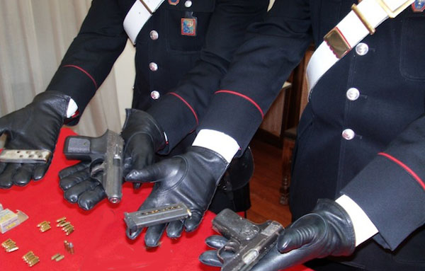 Calabria: Carabinieri sequestrano pistole e proiettili a Reggio