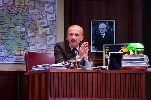 Vacantiandu, lo spettacolo di Carlo Buccirosso il 10 gennaio al Teatro Comunale di Catanzaro