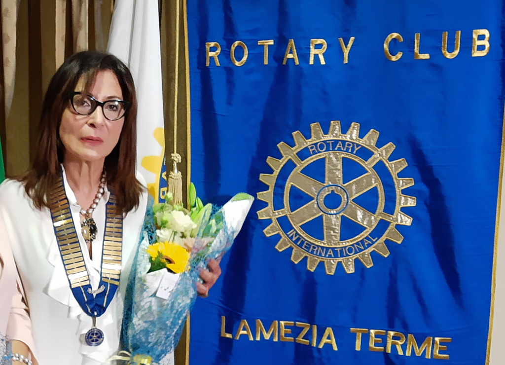 Passaggio di consegne al Rotary Club Lamezia: Carmela Dromì succede a Natalìa Majello