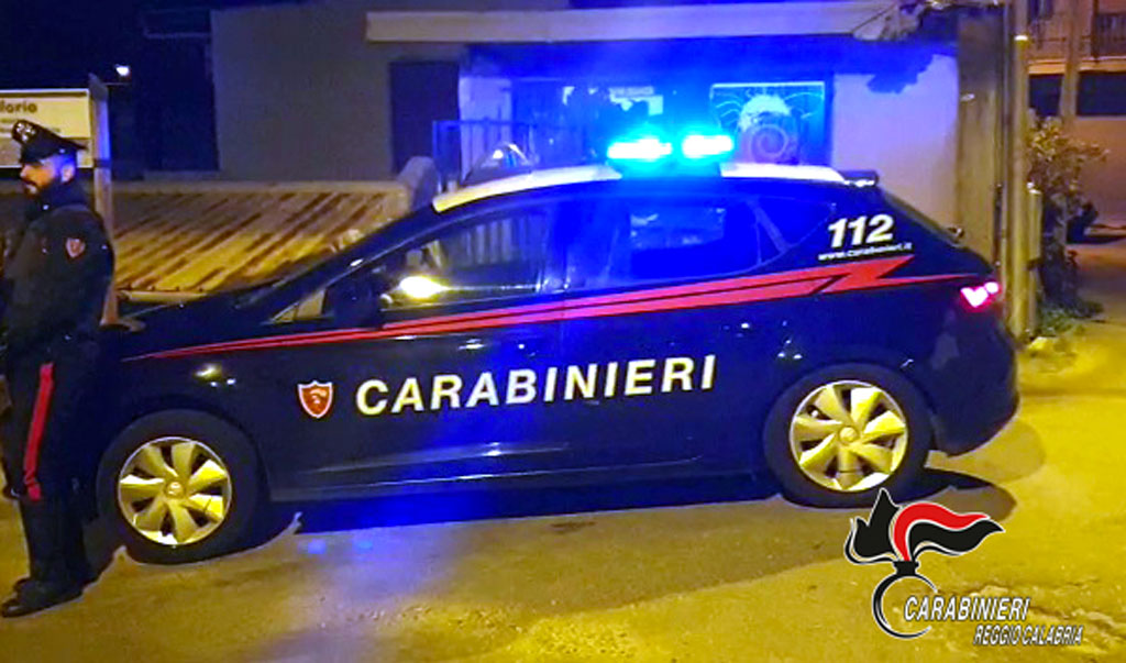 Abusivismo edilizio, lavori in zone con vincoli:  due denunce nel Reggino