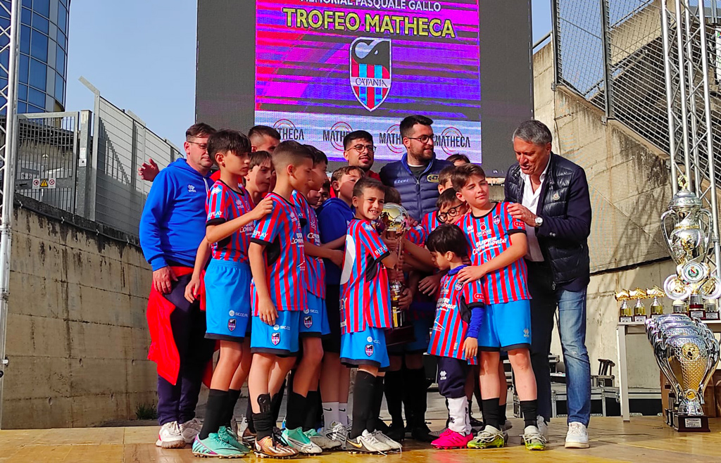 Catania---Vincitrice-Trofeo-Matheca_fcad5.jpg