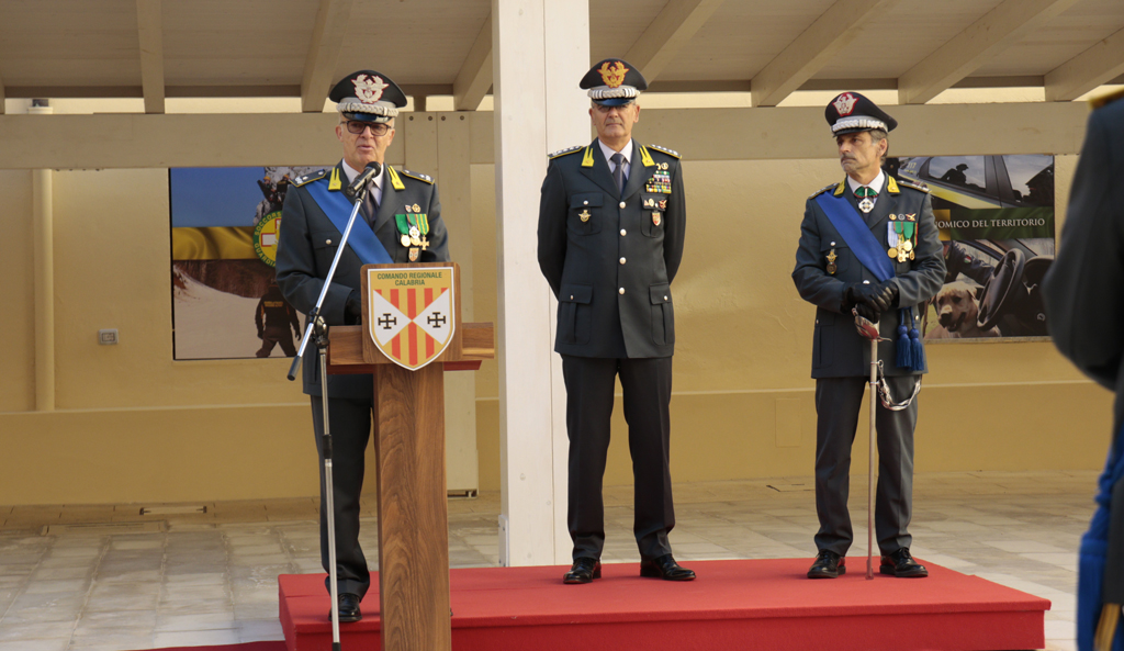 Cambio al vertice della guardia di finanza in Calabria: avvicendamento tra comandanti Contini e Solombrino
