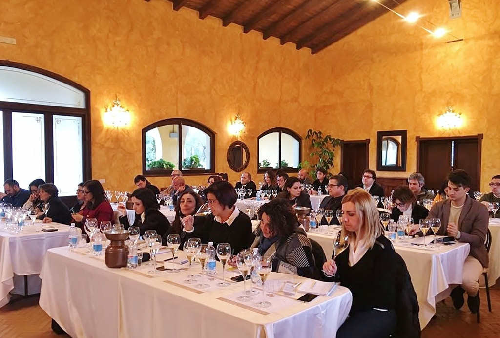 “Il Gusto dello Champagne”, i sommeliers calabresi svelano i segreti delle bollicine