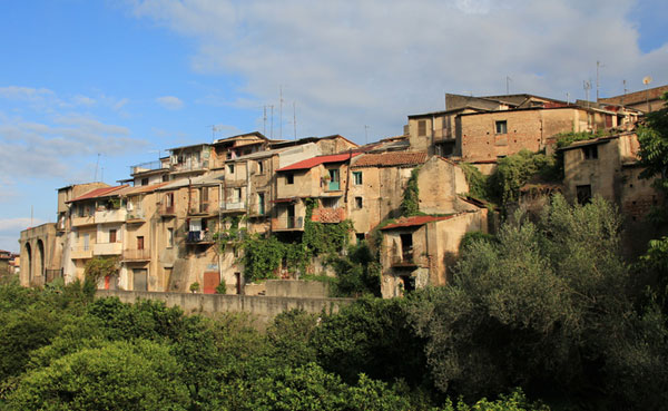 Ripopolare il centro storico, Comune Cinquefrondi propone vendita abitazioni ad 1 euro