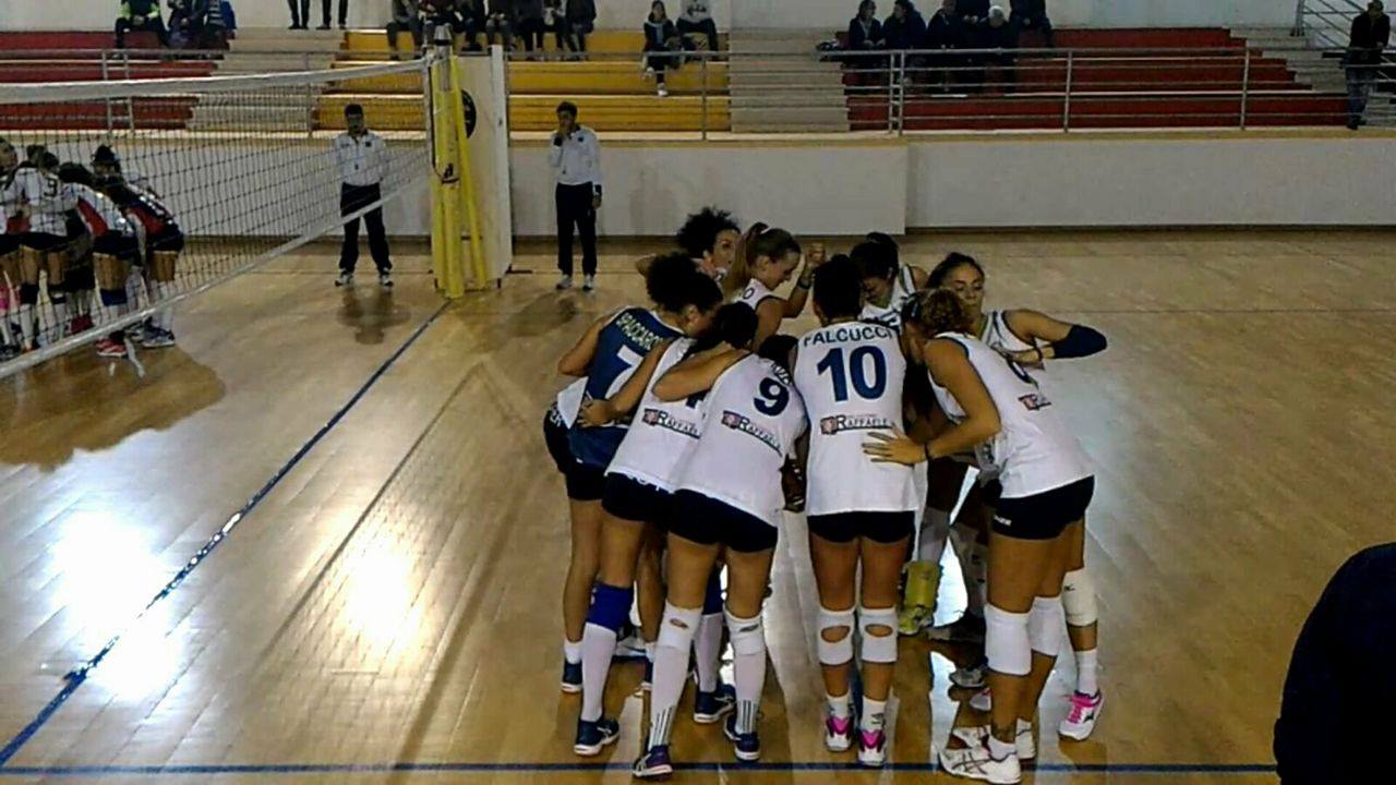 Volley, Cofer Lamezia espugna Torretta di Crucoli e conquista la leadership solitaria