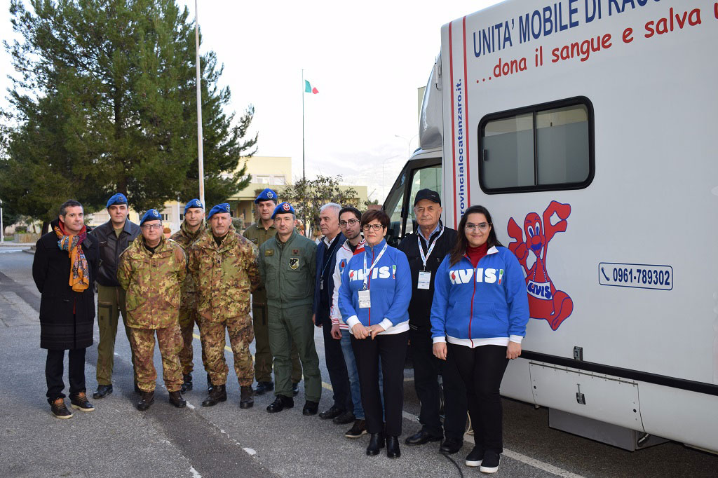Lamezia, il Reggimento Aviazione dell’Esercito “Sirio” apre le porte all’Avis