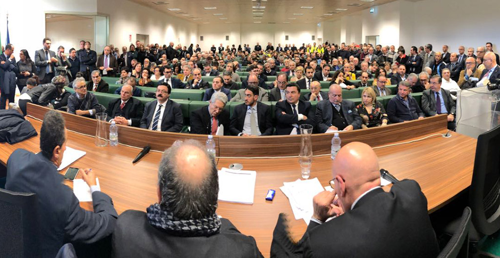 Sindaci affiancano Oliverio: “Mettere fine con urgenza a commissariamento sanità, rinegoziare Piano di rientro”