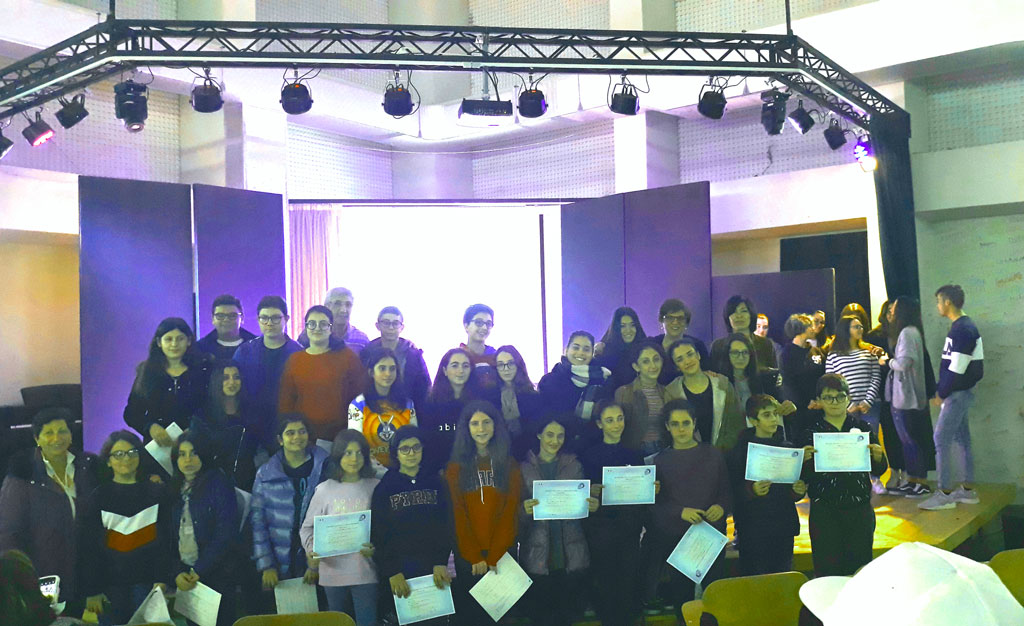 Lamezia, consegnati i diplomi certificazioni di lingua francese a studenti del "Perri-Pitagora"